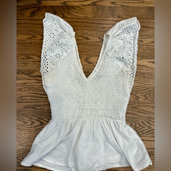 GAP Tops - GAP WHITE PEPLUM BLOUSE SIZE XS